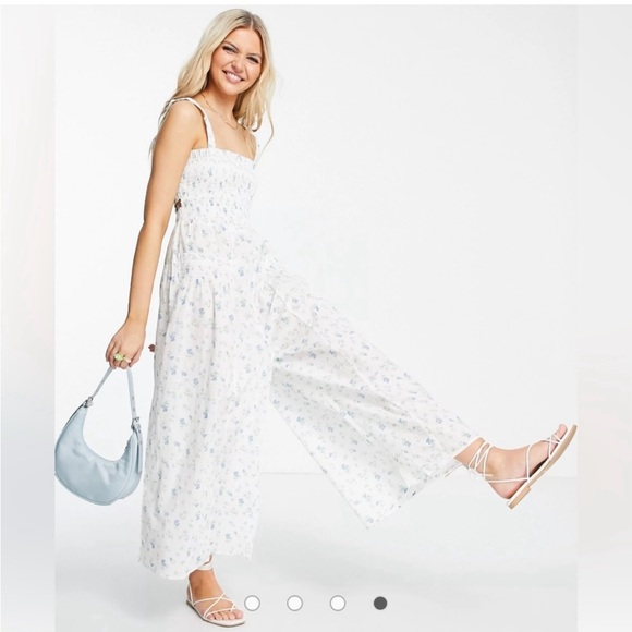ASOS Elastic Back Floral Wide Leg Jumpsuit EUC - Picture 3 of 6